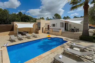 Image de Villa Can Carreras - Quatre Chambres Villa, Couchages 8