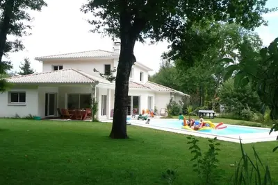 Image de Villa 210 m2 en lisière de forêt. Piscine sécurisée