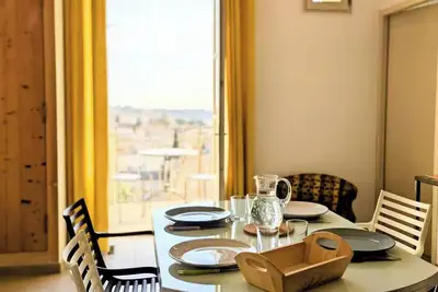Image de Le Saint Louis - Vue plongeante + Balcon