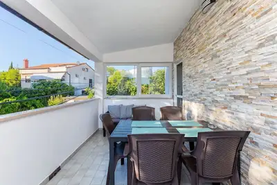 Image de 700 mètres d'une plage de sable avec wifi