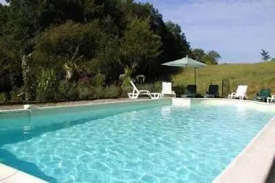 Image de Joli gite à Sarlat côté campagne rénové 2018 avec piscine chauffée 29°sous abri)