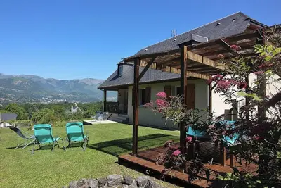 Image de Propriété au coeur du village avec vue imprenable La maison de Lasbos