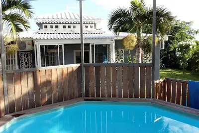 Image de Villa de charme, St Gilles, avec piscine chauffée à 3 minutes à pied des plages