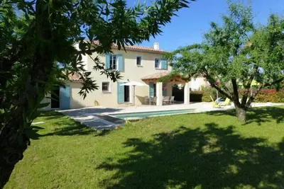 Image de Villa 3 étoiles avec piscine à Saint-Didier