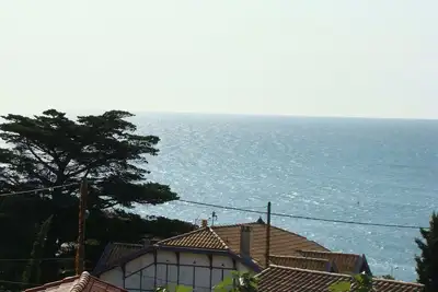 Image de Au pied du Mt St Clair, face Ă la mer, La Note Bleue vous attend. . . . ;