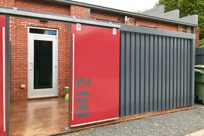 Image de Hangar d'avion transformé en lofts! Présenté deux fois sur Hgtv! Marcher jusqu'au stade Usc