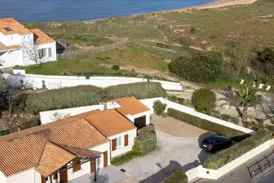 Image de Maison individuelle  6 ( à 8 pers avec sup au- delà de 6). . . 100m de la plage )