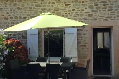 Image de Lisa : petite maison en pierre du pays authentique