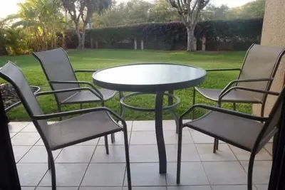 Image de Rez-de-chaussée, calme, rénové 1 chambre 2 condo de salle de bain