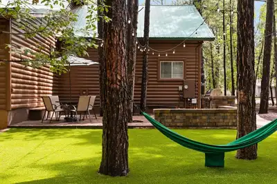 Image de Offres Pinetop Cabin-Été. Reserve maintenant! Peut accueillir jusqu'à 24! !