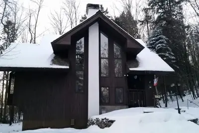 Image de Maison familiale spacieuse, chaleureuse, accueillante et accueillante sur le mont Okemo, à 1 minute de la base Lodge