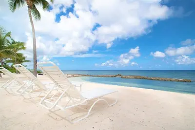 Image de Nouveau sur le marché, spacieux 2 Bed 2 Bath w / Beach Frnt Pool, une vue imprenable, pour 6 personnes