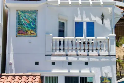 Image de Catalina Island Dream Homes à l'arrière de la maison