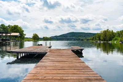 Image de Plus Belle & serein Vue sur Inks Lake!