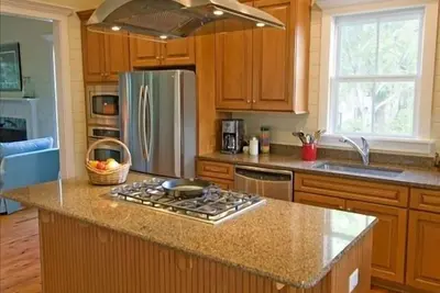 Image de Village Retreat - Belle maison de front de mer 4br dans le quartier historique