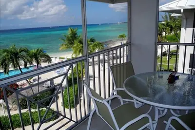 Image de Une vue imprenable sur 7 ~ Mb ~ Dernier étage - # 46 Discovery Point Club