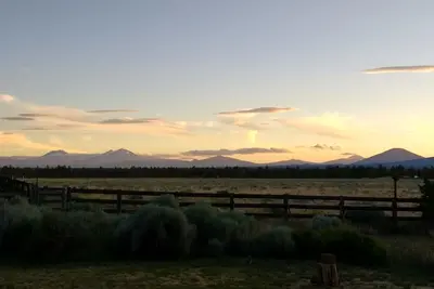 Image de Central Oregon Escape - Vues sur les montagnes - Wifi - Climatisation