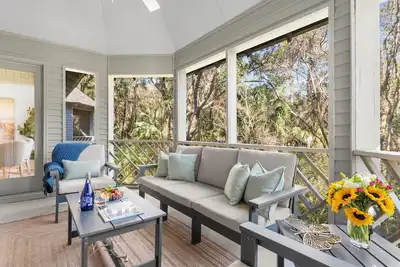 Image de Charmant, central, 2 chambres rénovées dans le quartier populaire