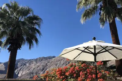 Image de Romantique Downtown Spanish Villa piscine privée / spa, une vue imprenable