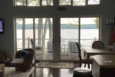 Image de Charme 3 chambres 2 salles de bain Skaneateles Lakefront Accueil 4 miles à Village