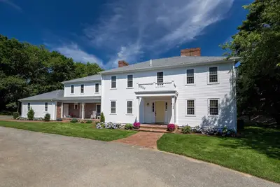 Image de Luxueuse maison de ferme coloniale avec piscine et commodités près de la plage. Capacité d'accueil 20.