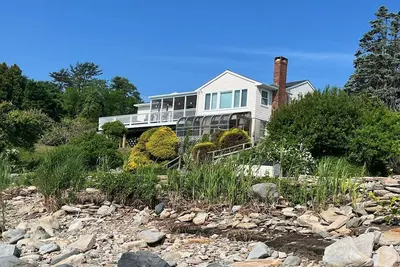 Image de Pourquoi marcher quand on peut vivre sur la plage! Accueil spectaculaire face à la plage.