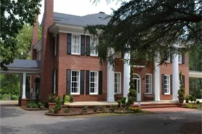 Image de Large Beautiful Estate Home