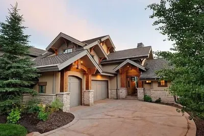 Image de ÉTÉ Mensuel Maintenant Disponible!