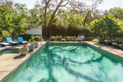 Image de Zoella Vineyard-Un vignoble à couper le souffle Domaine viticole avec piscine de luxe