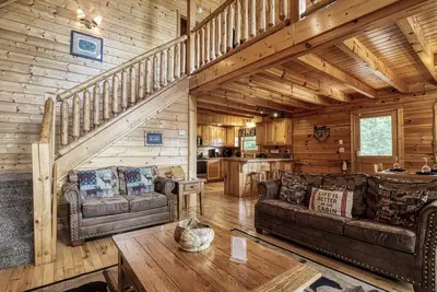 Great View Cabin Location-Family Getaway-Gameroom-Much More! !