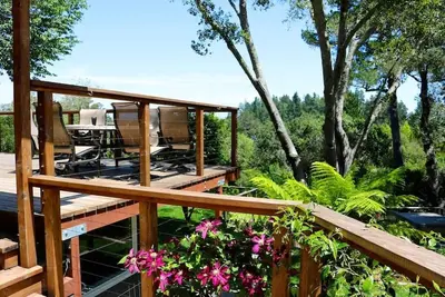 Image de The Lone Palm - Wine Country Retreat et Offsite - 14 lits, pour 20 personnes +
