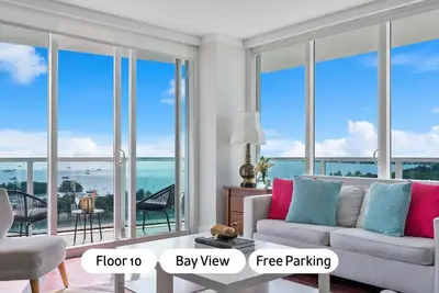 Image de Vues De La Baie Frontale! Balcon Automatique. Gratuit: Parking, Piscine, Gym, Wifi Prive