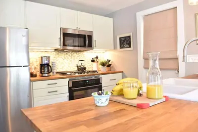 Image de Cottage récemment rénové à Bear Paw. Près des lacs, piscine, tennis.