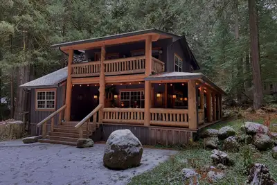 Image de Disponibilité Mdw, w / discount! Cabine confortable et rénovée sur 2 calanques avec belvédère en bois rond