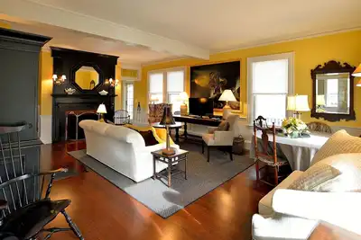 Image de Charmante maison de transport convertie, centre-ville historique près de Harbor-