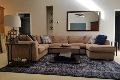 Image de Grande famille Lake Home sur les eaux profondes