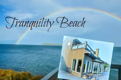 Image de Maison contemporaine en bord de mer Ă Diamond Point avec une vue imprenable