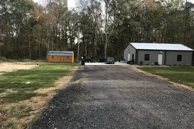 Image de Grange Bbq avec allée privée et parking spacieux