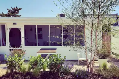 Image de Récemment rénové Ocean Block Cottage à quelques pas de la plage