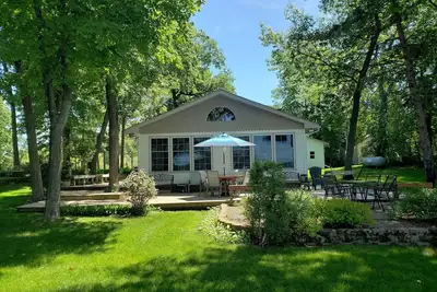 Image de Round Lake - Beautiful Views - Petite bouche / pêche au doré!