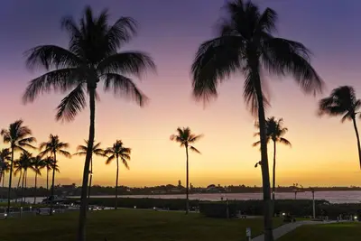 Image de Villa de luxe au bord de l'eau (51) avec vue sur le coucher du soleil et glissement de bateau
