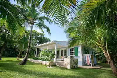 Image de Cottage Touchstone sur la plage - Tropical 1 Acre Property