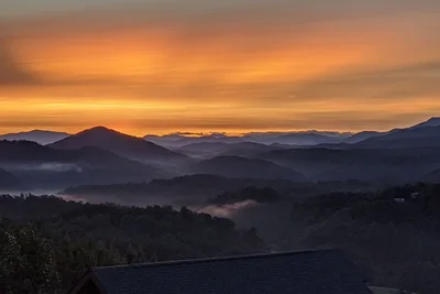 Image de Our Smoky Mountain View, Wifi gratuit, salle de fitness, jeu de palets