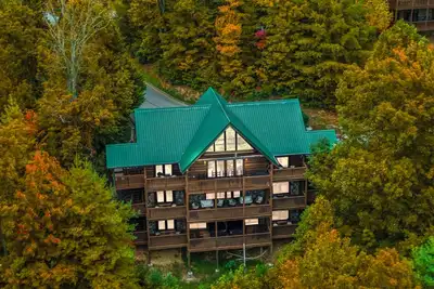 Image de 8 Chambres / 8 Bains / Ensuites / Gatlinburg / Belles Vues