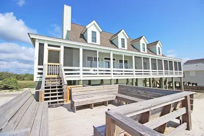 Pawleys Island Oceanfront W / Creek dock 6br / 4. 5bas
