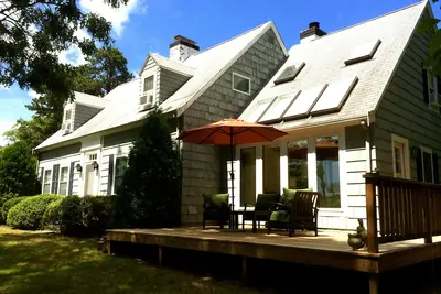 Image de Belle Cap d'été sur le bord de l'eau