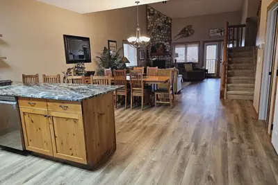 Image de Repos et détente à son meilleur - Condo de luxe avec Loft