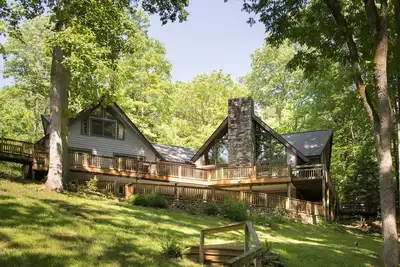 Image de Sweet Virginia Blue On Smith Mountain Lake: retraite de 7 chambres