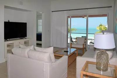 Image de Condo Frontline avec vues bidirectionnelles Sensational de Treasure Cay Beach!