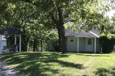 Image de Missy Get-a-Way (Propriété au bord du lac à Varsovie, Mo sur le lac des Ozarks)